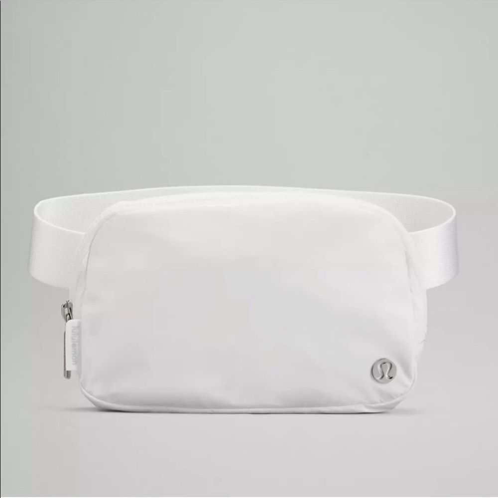 Lululemon Everywhere Belt Bag in White